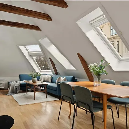 Appartement Penthouse In The Heart Of With Beautiful Private Rooftop *