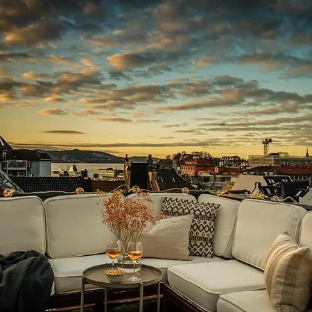Penthouse In The Heart Of With Beautiful Private Rooftop Appartement Bergen