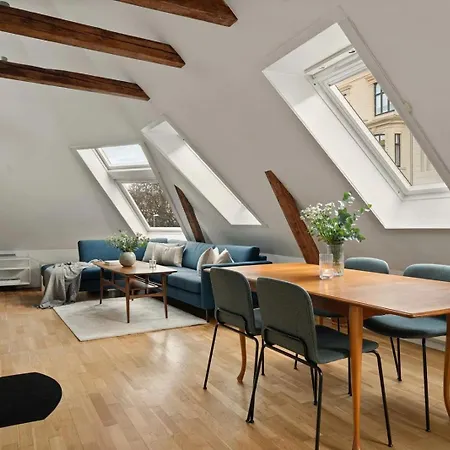 Penthouse In The Heart Of With Beautiful Private Rooftop Апартаменты *