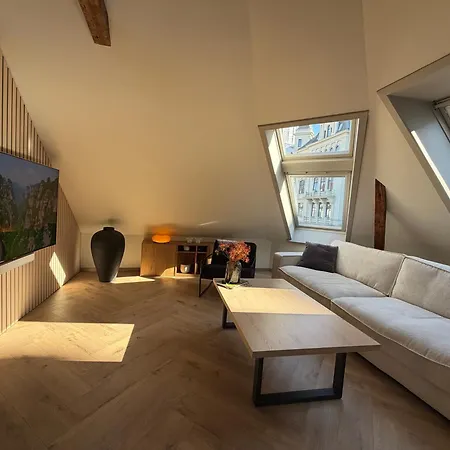 Penthouse In The Heart Of With Beautiful Private Rooftop