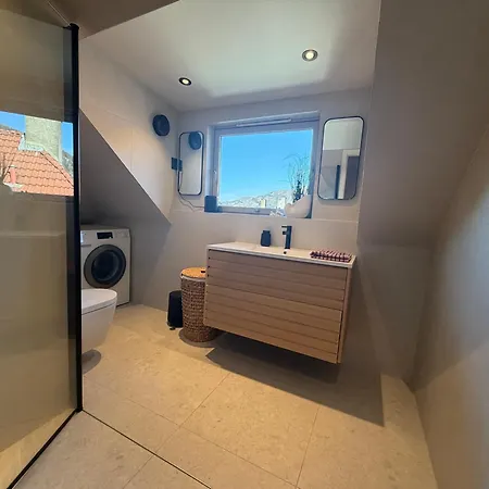 Penthouse In The Heart Of With Beautiful Private Rooftop Apartman